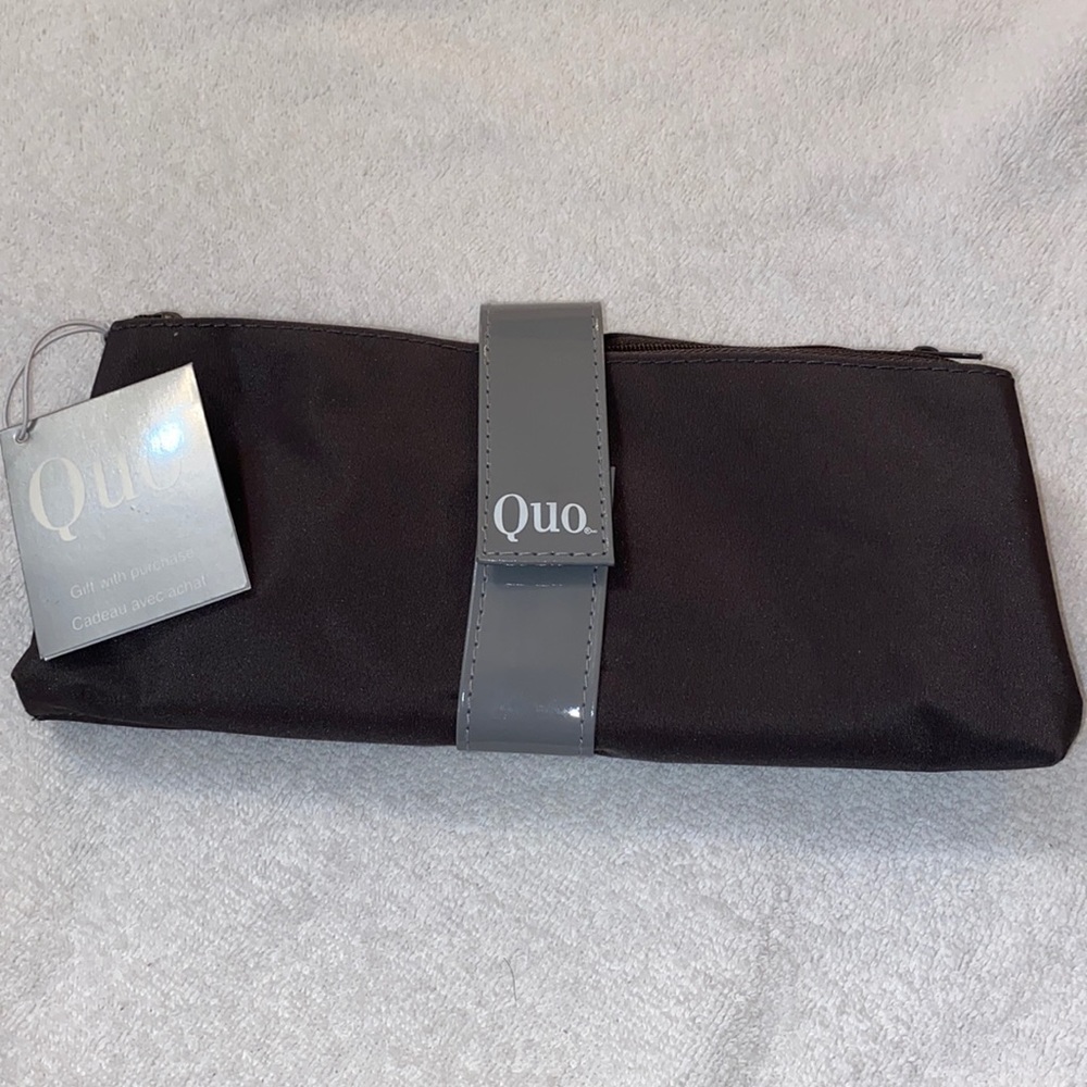 NWT Quo cosmetic bag
